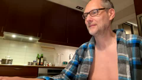 loveshine_ online show from December 6, 5:14 am