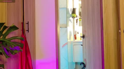 LovesKingdom online show from February 7, 4:32 pm