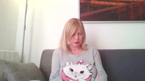 Marlyn online show from January 11, 2:36 pm