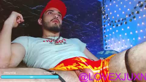 lovexjuxn77 online show from June 12, 10:20 pm