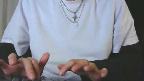 lovexjuxn77 online show from February 18, 7:46 pm