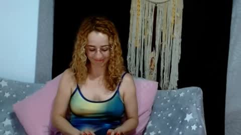 Snapshot of loving__lily chatting on February 19, 12:57 am loving  online show from February 19, 12:57 am