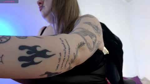 Call me Aphrodite online show from January 19, 7:07 am