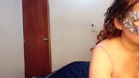 luanapowerful online show from November 25, 8:29 pm