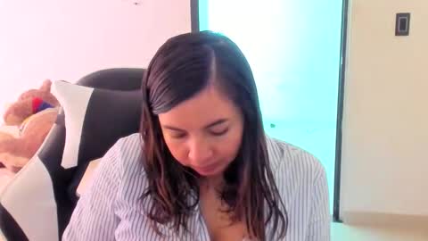 luara__01__lecat_1 online show from April 4, 7:21 pm