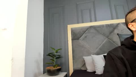 luca_morettii online show from November 14, 12:07 pm