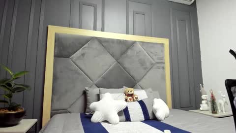 luca_morettii online show from November 19, 12:26 pm