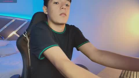 luca_voss1 online show from April 20, 11:57 am