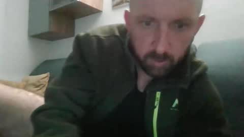 Snapshot of lucabeech88 chatting on October 17, 8:57 pm Luca online show from October 17, 8:57 pm