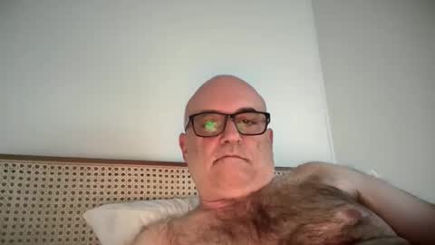 Snapshot of lucas10004 chatting on October 12, 3:43 am lucas10004 online show from October 12, 3:43 am
