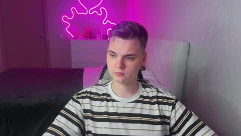 Lucas Gill online show from November 18, 6:27 am