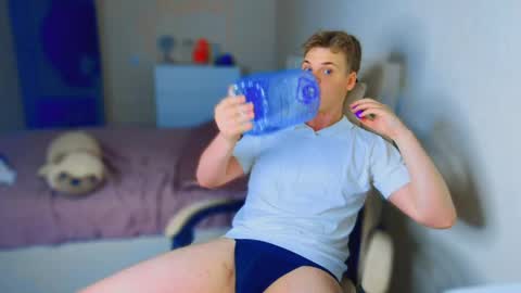 Lucas Gill online show from May 23, 9:55 pm