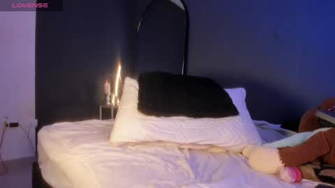   online show from April 15, 2:31 pm