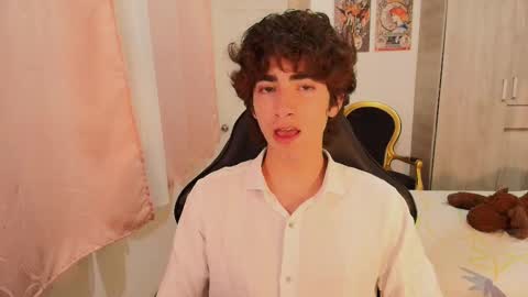 Snapshot of lucas_xo chatting on October 22, 11:50 pm lucas_xo online show from October 22, 11:50 pm