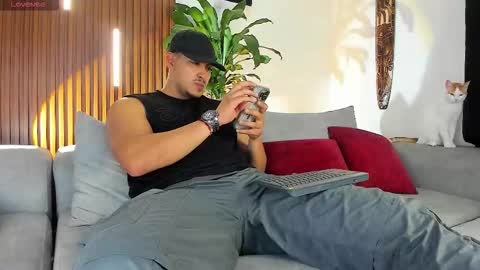 LUCA SANTOS online show from February 7, 2:25 am