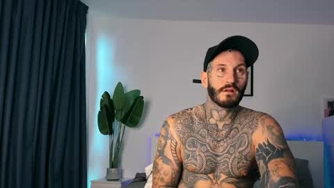 lucasexclusive online show from May 5, 5:47 am