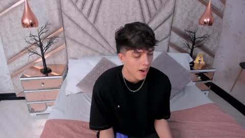 Lucasopry online show from April 8, 12:30 pm