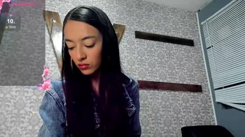 Snapshot of lucasymia_69 chatting on February 19, 12:11 pm MIA HOT online show from February 19, 12:11 pm