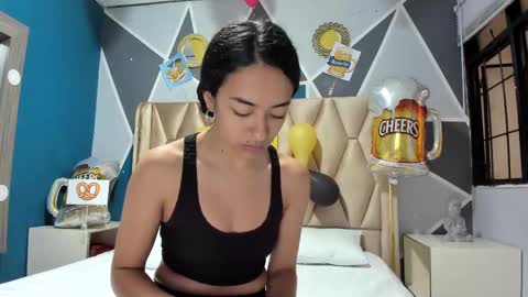 Snapshot of lucasymia_69 chatting on September 29, 12:04 pm MIA HOT online show from September 29, 12:04 pm