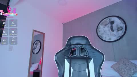 L U C C I A online show from November 21, 2:42 am