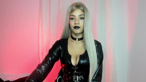 Veronica Rati    online show from February 5, 1:37 am