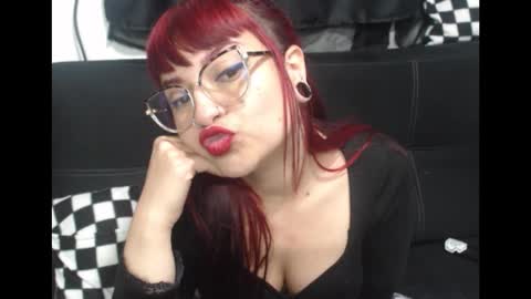 Lulu DCarton online show from January 15, 4:10 am