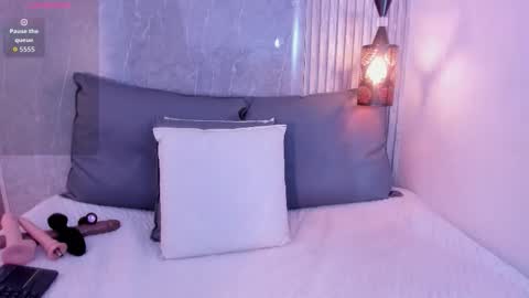   online show from November 12, 9:39 pm