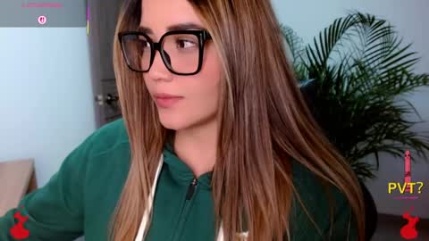 lucia star  online show from March 31, 1:06 am