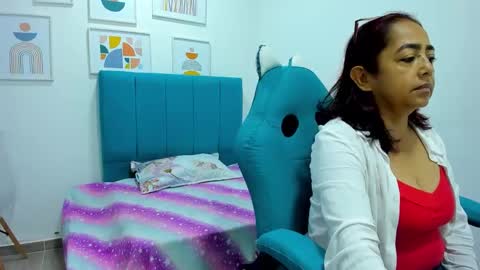 luciagonzales40_ online show from October 25, 11:53 am