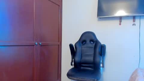 Lucian Gomez online show from October 7, 7:32 pm