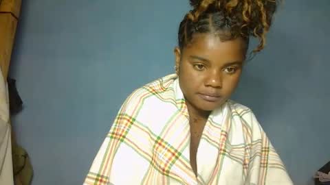 Snapshot of luciana012 chatting on October 8, 7:31 pm luciana012 online show from October 8, 7:31 pm