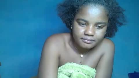 Snapshot of luciana012 chatting on September 24, 7:42 pm luciana012 online show from September 24, 7:42 pm