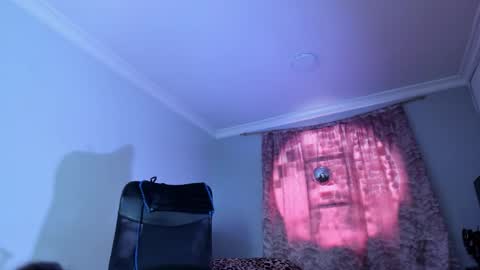 Luciana Evans online show from November 14, 5:04 pm