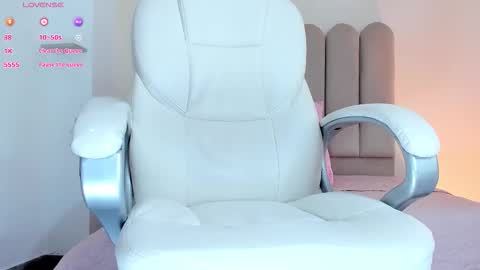Snapshot of luciana_fuster18 chatting on September 25, 12:01 pm Luciana online show from September 25, 12:01 pm