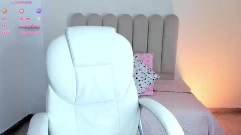 Snapshot of luciana_fuster18 chatting on September 30, 2:44 am Luciana online show from September 30, 2:44 am