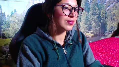 Lucy online show from November 5, 4:03 am