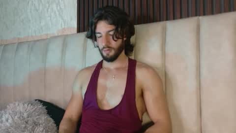 Snapshot of luciano_ferrer chatting on September 16, 11:41 pm Luciano online show from September 16, 11:41 pm