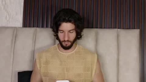 Snapshot of luciano_ferrer chatting on September 9, 8:20 pm Luciano online show from September 9, 8:20 pm