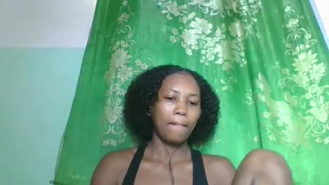 lucie196645 online show from April 29, 5:01 am