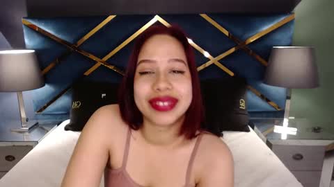 Snapshot of luciegh_ chatting on October 22, 11:23 am Lucie online show from October 22, 11:23 am