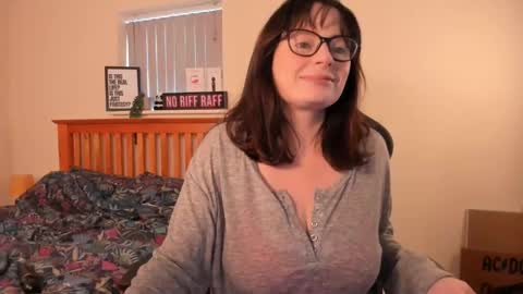 Lucie Winters online show from December 21, 1:10 pm