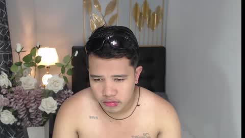 Luciferhotcum online show from February 12, 9:10 am