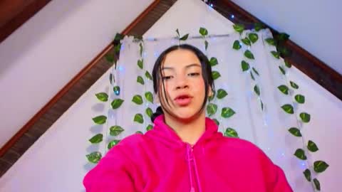 luciia_sweeet online show from December 18, 7:31 pm