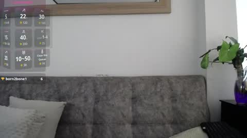 luciiana online show from June 19, 4:02 pm