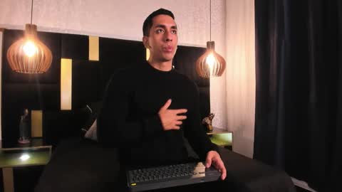 Lucio online show from April 18, 12:07 pm