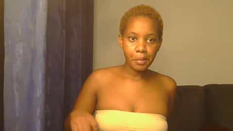 lucky_n_shyshy online show from November 28, 7:10 pm