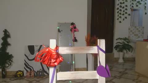 lucky_n_shyshy online show from November 18, 10:29 am