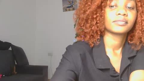 lucky_n_shyshy online show from December 3, 12:39 pm