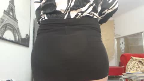 Snapshot of luckyanabella chatting on October 20, 1:49 pm Ana online show from October 20, 1:49 pm