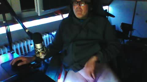        call me  Stefan online show from April 18, 7:07 pm